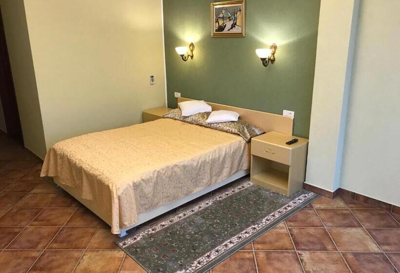 コンフォートルーム, Casa Maria Arges