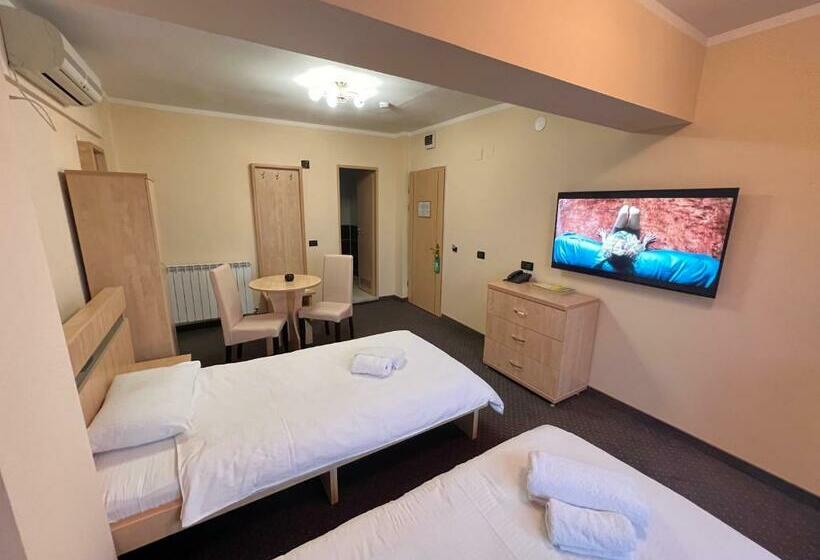 חדר סטנדרט, Clipa