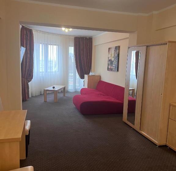 דירה בת חדר שינה 1 עם מרפסת, Clipa