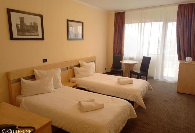 חדר סטנדרט עם מרפסת, Clipa