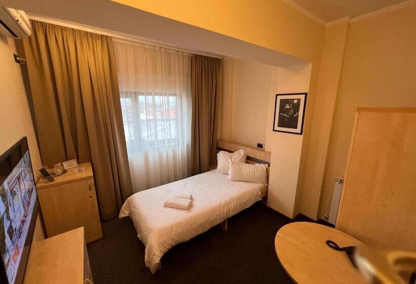 חדר סטנדרט יחיד, Clipa