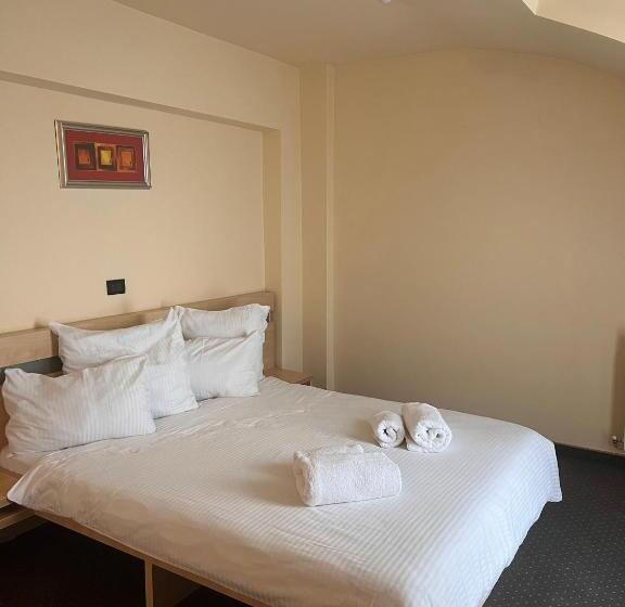 דירת חדר, Clipa