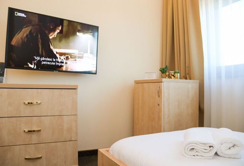 חדר סטנדרט יחיד, Clipa