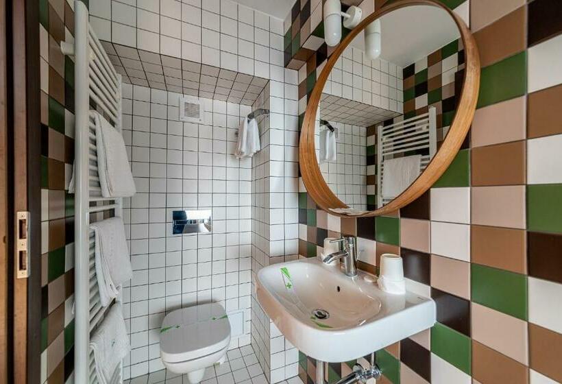 スタンダードルーム, Complex Hotelier Cota O Mie