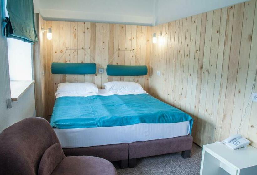 スタンダードルーム, Complex Hotelier Cota O Mie