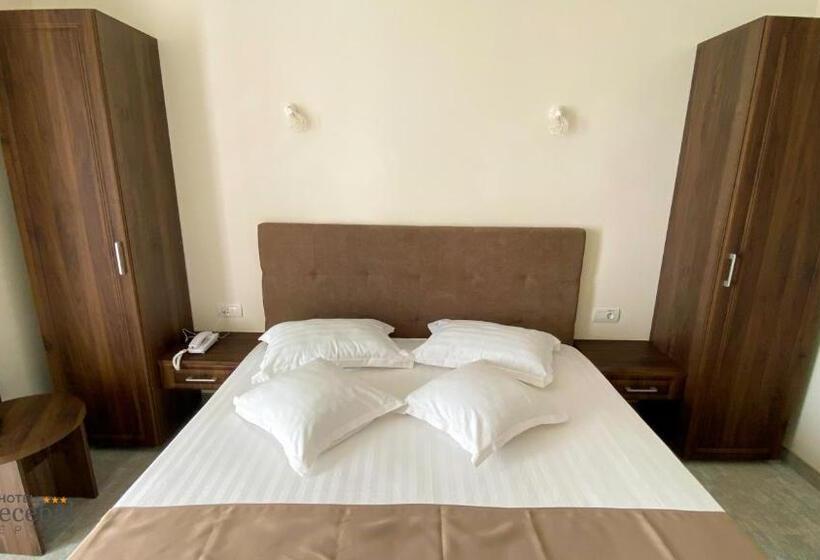 Люкс Кровать Квин, Decebal Estival Neptun