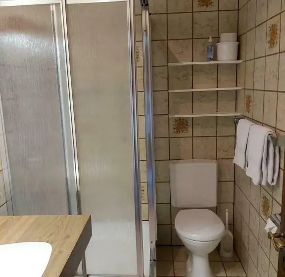 Standard Kolmen Hengen Huone Parveke, Gästehaus Gitti Dorner
