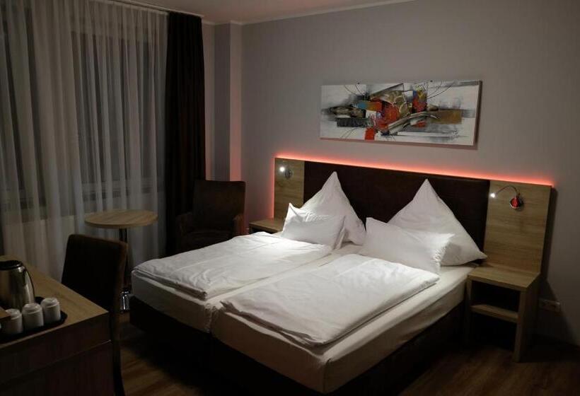 Трехместный Номер Комфорт, Minx – Cityhotels