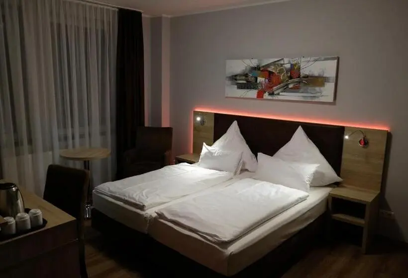 コンフォートトリプルルーム, Minx – Cityhotels
