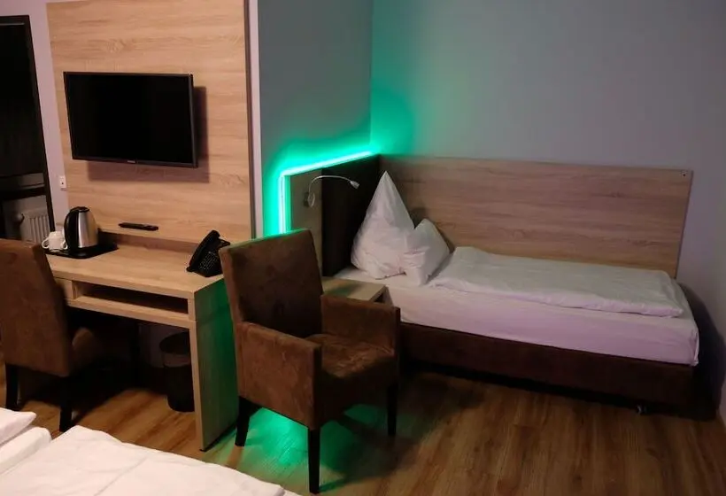コンフォートトリプルルーム, Minx – Cityhotels