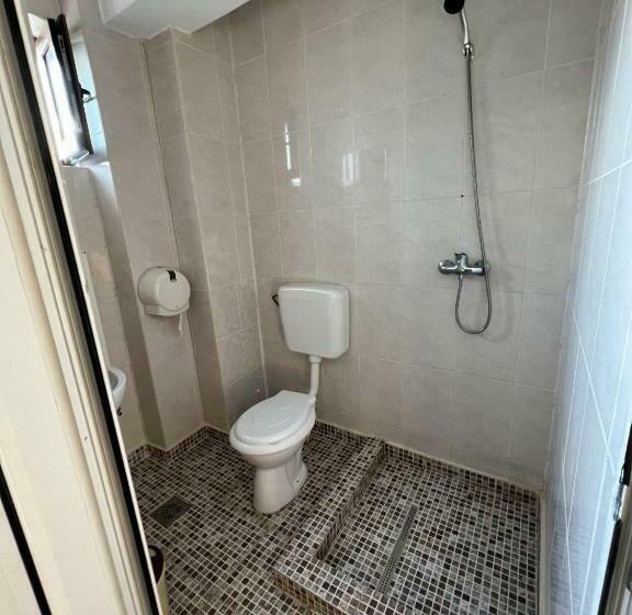 标准三人间, Monte Carlo