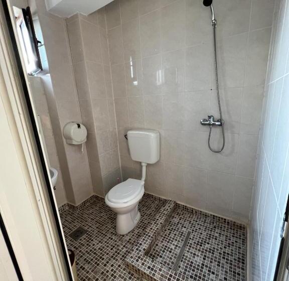 四人标准间, Monte Carlo