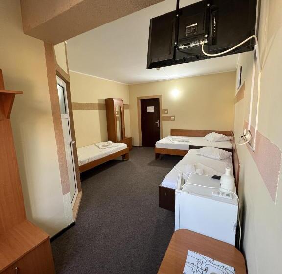 四人标准间, Monte Carlo