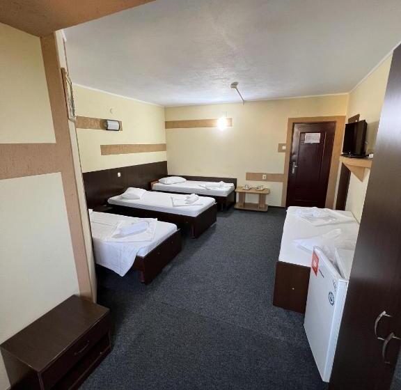 四人标准间, Monte Carlo