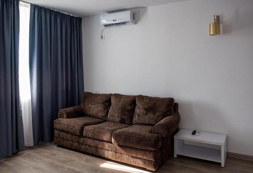 전망 스위트, Opal