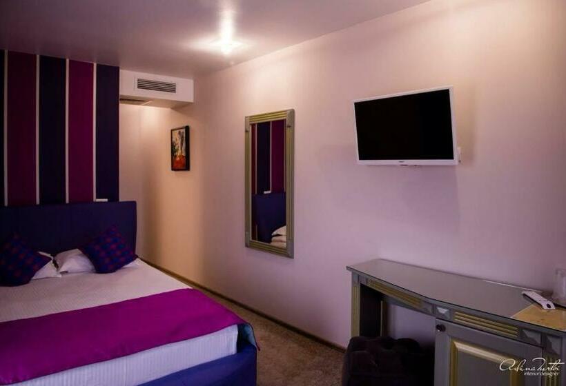 Номер Стандарт с Балконом, Rais