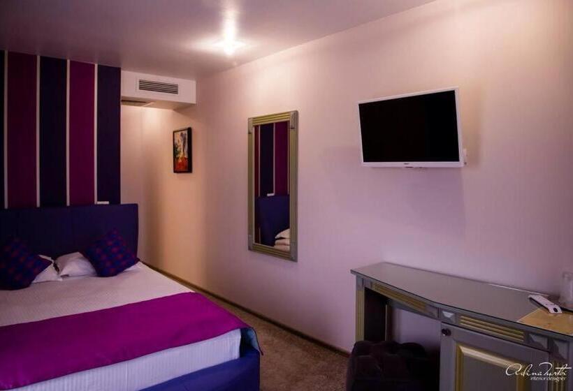 Номер Стандарт Индивидуальный, Rais