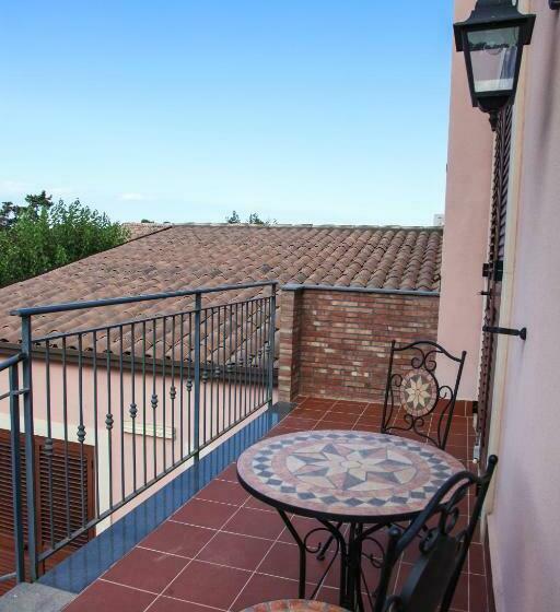 اتاق خانوادگی با چشم‌انداز باغ, Sicily Country House & Beach