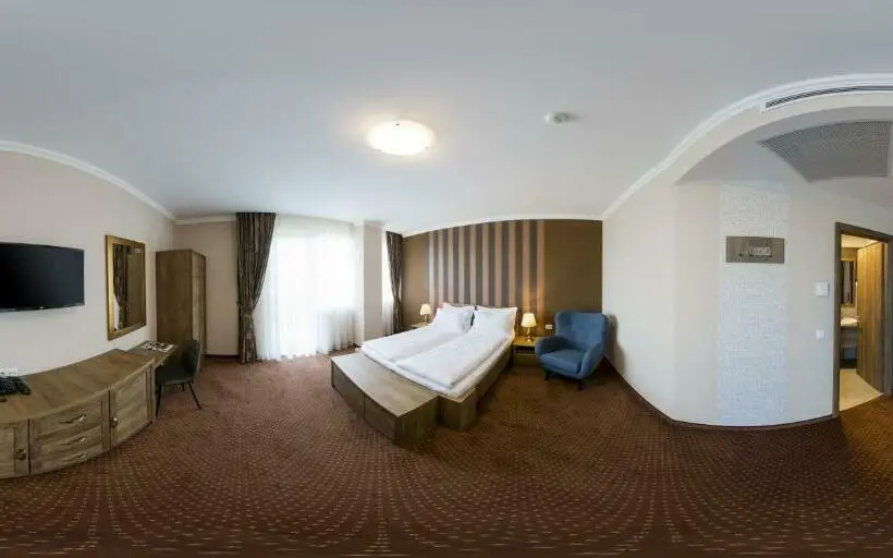Quarto Superior, Sky