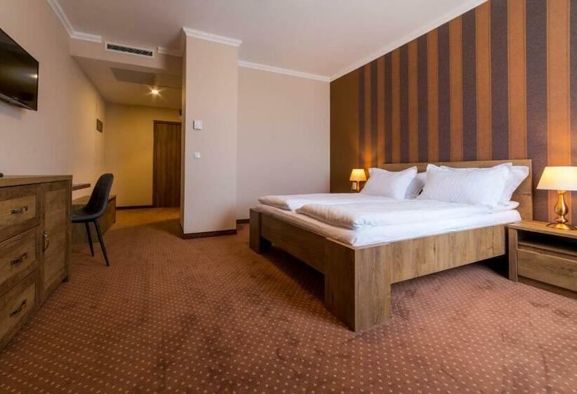 수피리어 룸, Sky