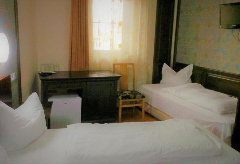 غرفة قياسية ثلاثية, Sonne