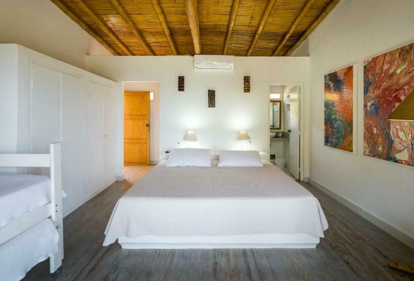 חדר סטנדרט לארבעה נוף לים, Sunset Mancora