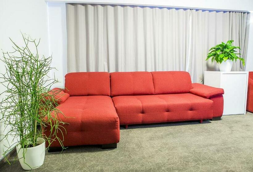 주니어 스위트, Tempo