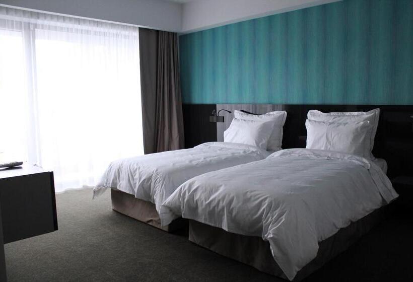 수피리어 룸, Tempo