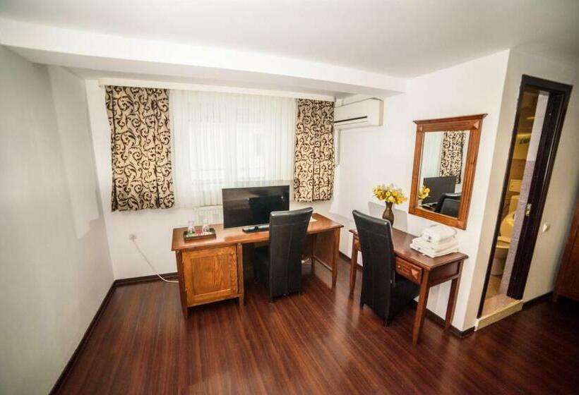 スタンダードルーム, Restaurant Elite