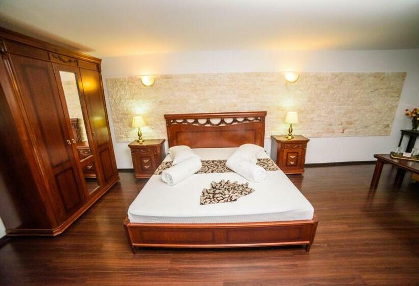 スタンダードルーム, Restaurant Elite