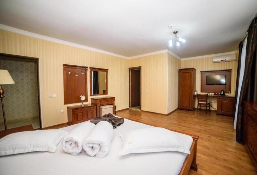 デラックスルーム, Restaurant Elite