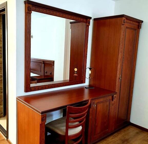 キングサイズベッドのスタンダードルーム, Restaurant Elite