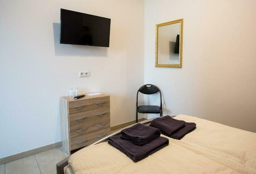 标准间, Motel Schlegel