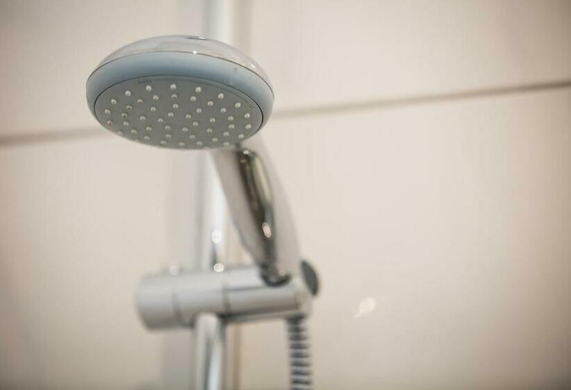 标准间, Motel Schlegel