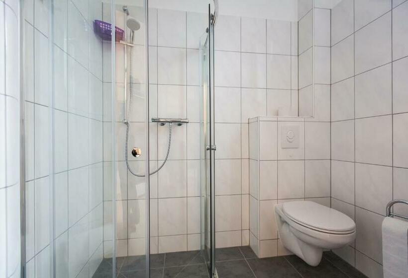 标准间, Motel Schlegel