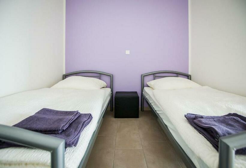 标准间, Motel Schlegel