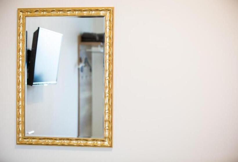 标准间, Motel Schlegel