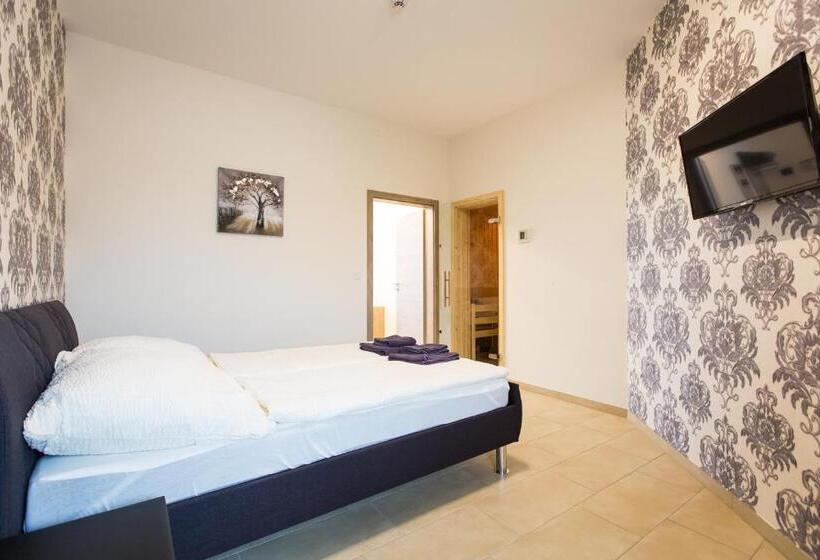 آپارتمان 1 خوابه, Motel Schlegel