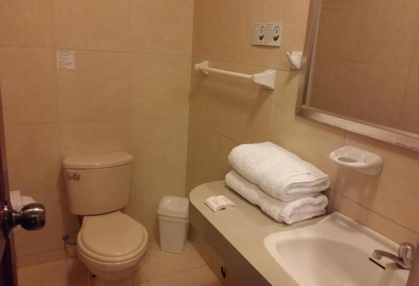 اتاق خانوادگی, Belle Sand