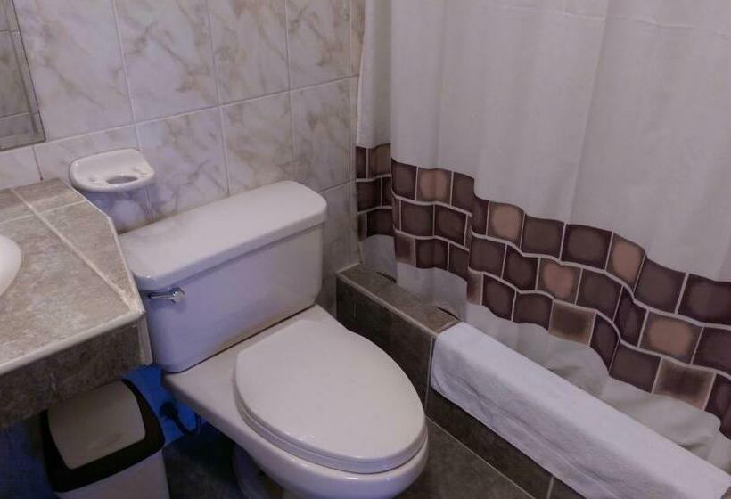 اتاق استاندارد چهار تخته, Cajamarca