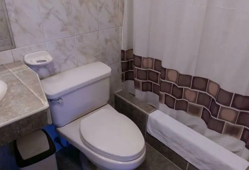 اتاق استاندارد چهار تخته, Cajamarca