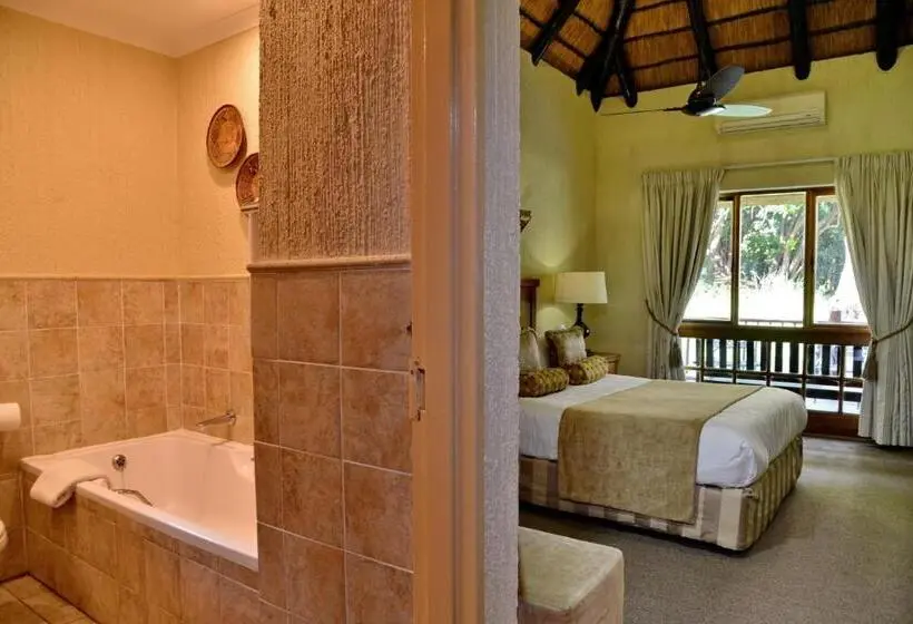 Talo 1 Makuuhuone, Cambalala Luxury Units In Kruger Park Lodge Serviced Daily, Free Wi Fi