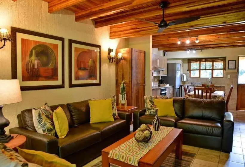 Talo 1 Makuuhuone, Cambalala Luxury Units In Kruger Park Lodge Serviced Daily, Free Wi Fi