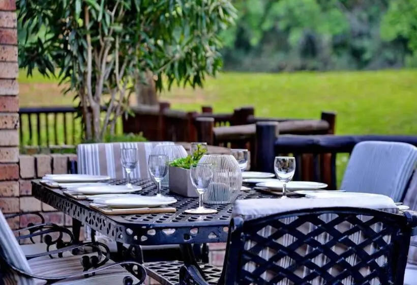 Talo 1 Makuuhuone, Cambalala Luxury Units In Kruger Park Lodge Serviced Daily, Free Wi Fi