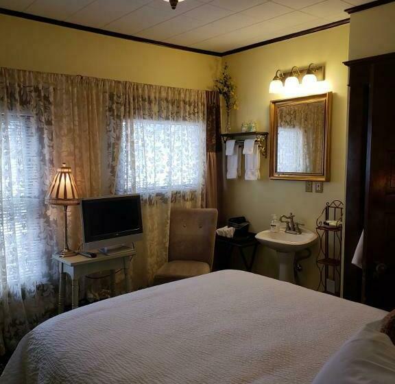 Номер Стандарт, Greenbriar Inn
