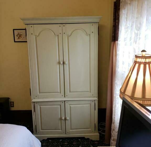 غرفة قياسية, Greenbriar Inn