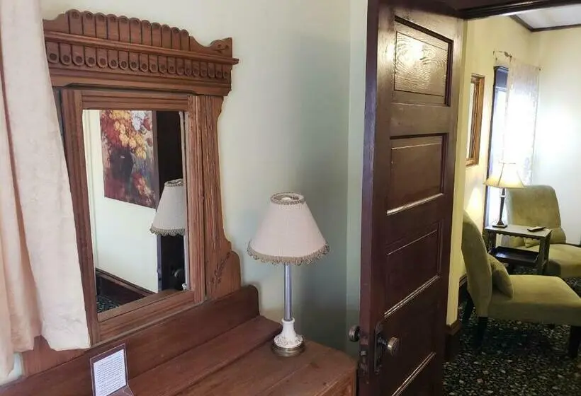 スイート, Greenbriar Inn