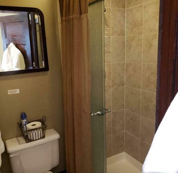 Номер Стандарт, Greenbriar Inn
