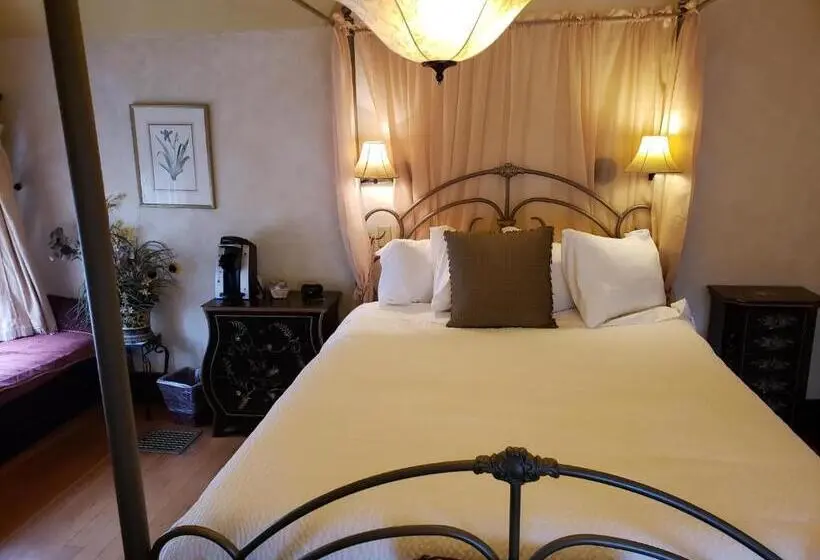 ジュニアスイート, Greenbriar Inn