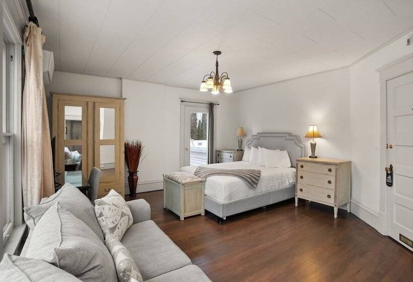 جناح ديلوكس, Greenbriar Inn